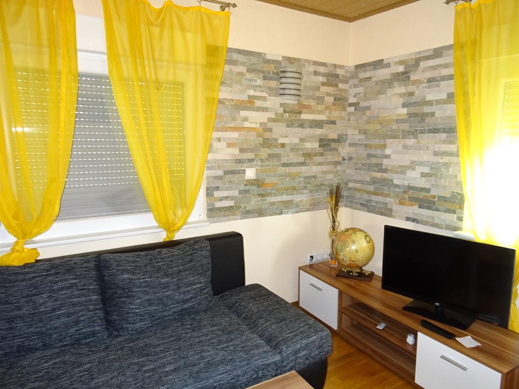 Apartment Euro As Kappel-Grafenhausen Eksteriør billede
