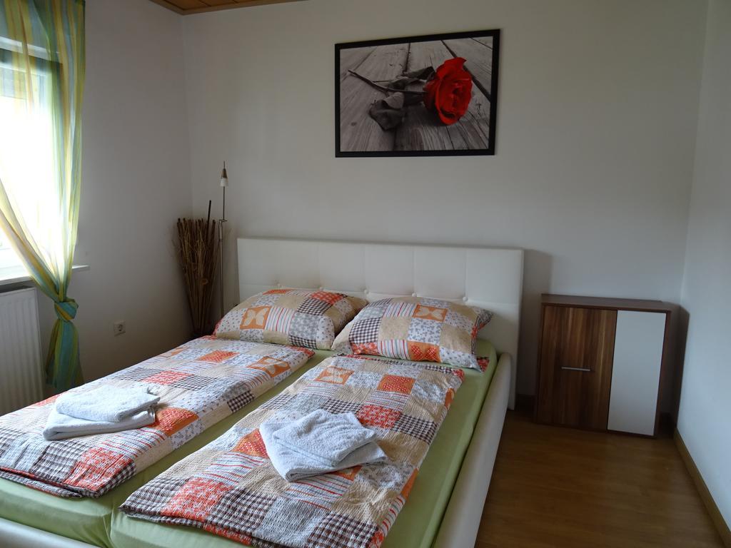 Apartment Euro As Kappel-Grafenhausen Eksteriør billede